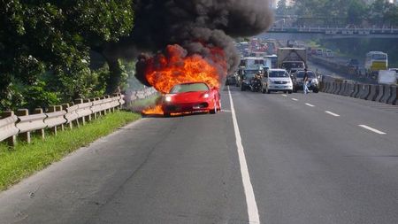 Ferrari F430 сгорел пря...